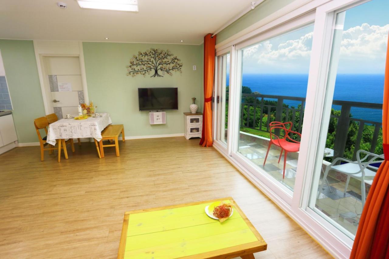 Montmartre Villa Namhae Exterior photo
