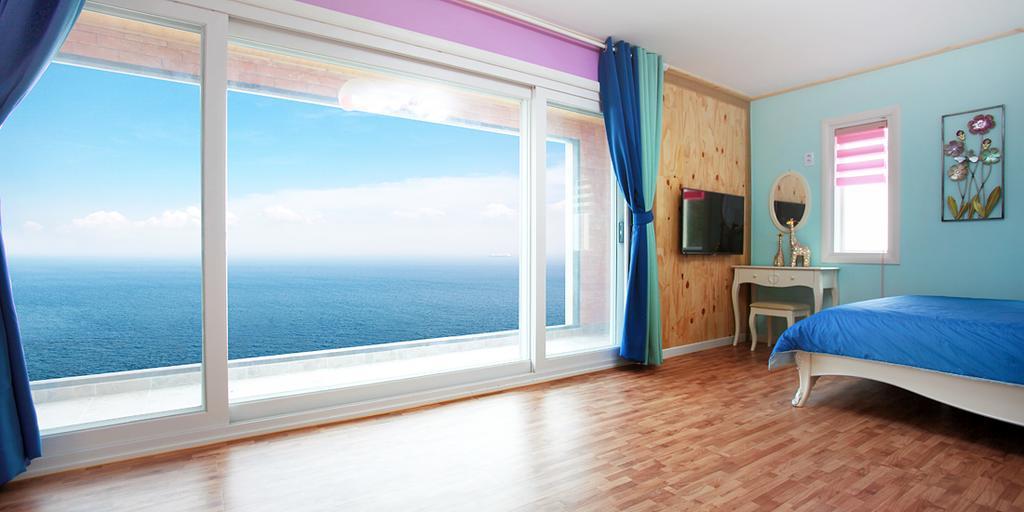 Montmartre Villa Namhae Exterior photo