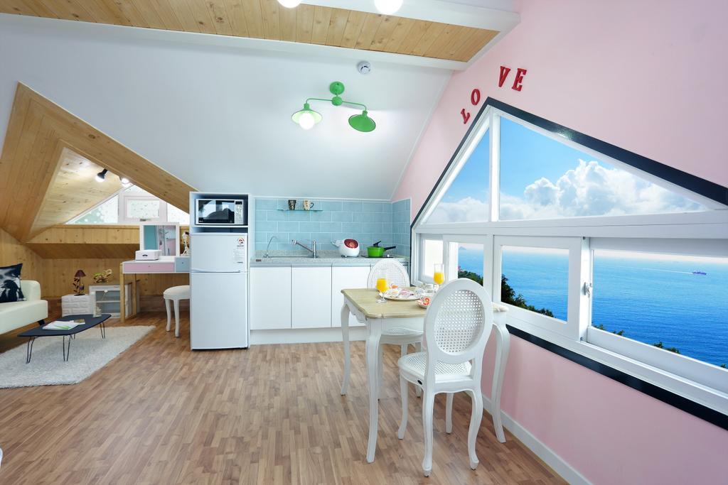 Montmartre Villa Namhae Exterior photo