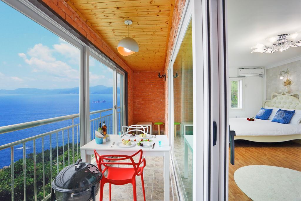 Montmartre Villa Namhae Exterior photo