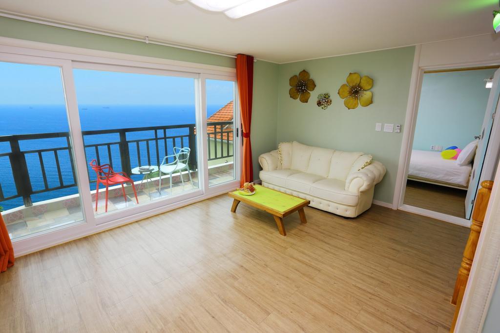 Montmartre Villa Namhae Exterior photo