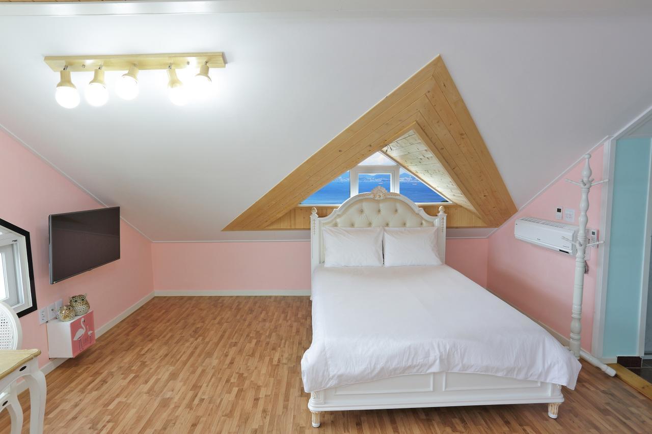 Montmartre Villa Namhae Exterior photo